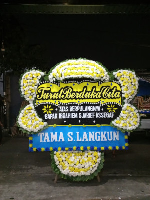 Papan Bunga Duka di Sungai Kanan